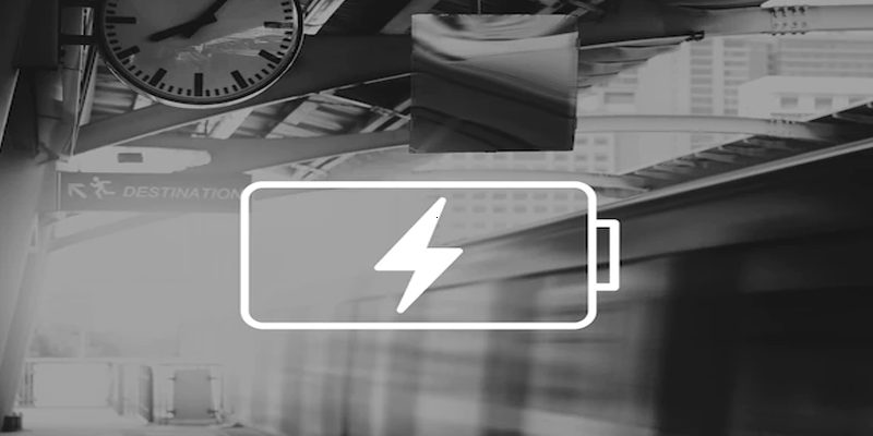 12 中国首台蓄电式干线牵引机车投入组装