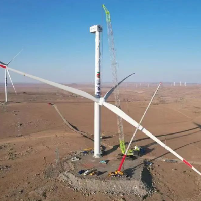 内蒙风电示范项目完成吊装，容量创新高