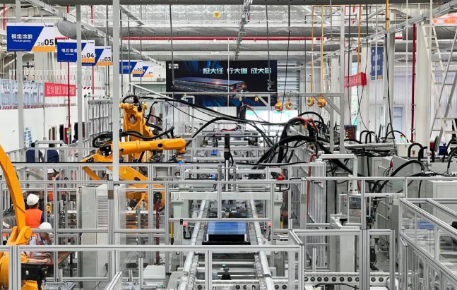 徐工集团发布首台动力电池：新能源技术巅峰