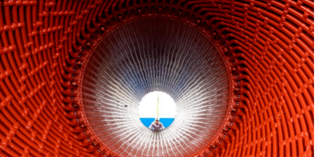 湖北应城300MW压缩空气储能项目实现发电机定子成功吊装