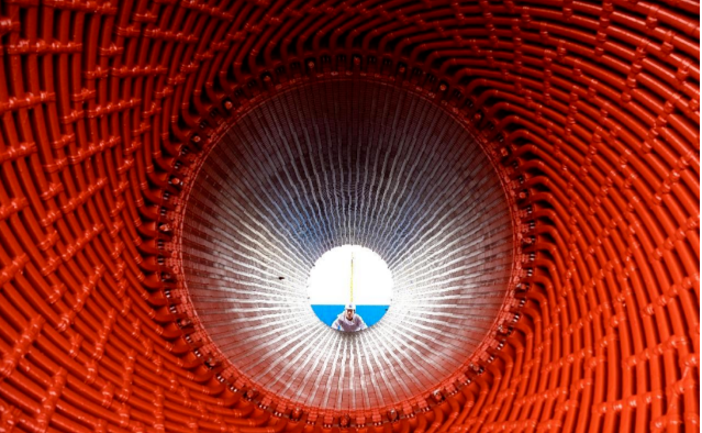 湖北应城300MW压缩空气储能项目实现发电机定子成功吊装