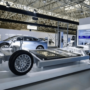 超充电池掀起纯电车黄金时代，市场迎来全面复苏