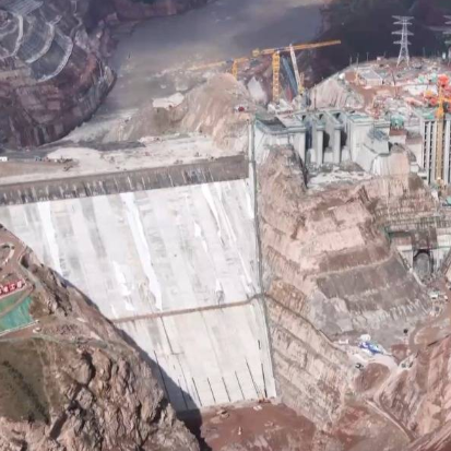 青海玛尔挡水电站进水塔封顶：黄河流域壮丽工程取得重要进展